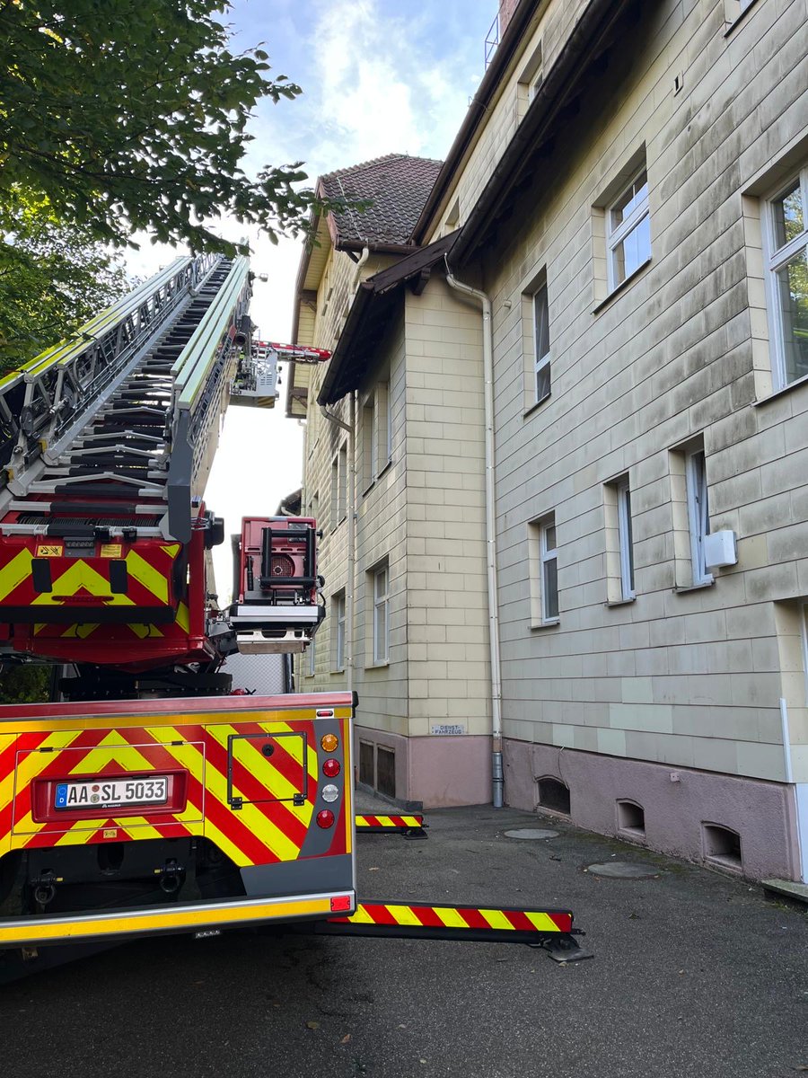 ffwlorch's tweet photo. Drehleiterausbildung
An zwei Samstagen im Oktober trafen sich die Drehleitermaschinisten zu einem umfassenden Training. Ziel der Ausbildung war es, den sicheren Umgang mit der Drehleiter zu festigen und die verschiedenen Aufgaben zu trainieren...

https://t.co/E8qUMHaGLc https://t.co/kSGQUWgd2n