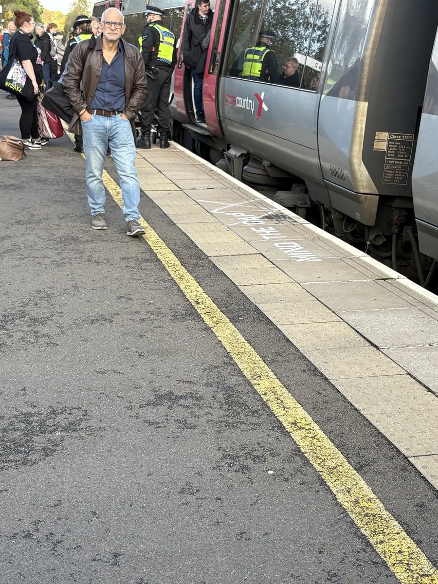 campbellclaret's tweet photo. Chapter 3. Standing room only (on the platform that is because no standing room left on the train for Nottingham) Police required to ask people to get off to let women with babies on. Thinking of getting on the roof and going full India https://t.co/yK7b2WKXJS