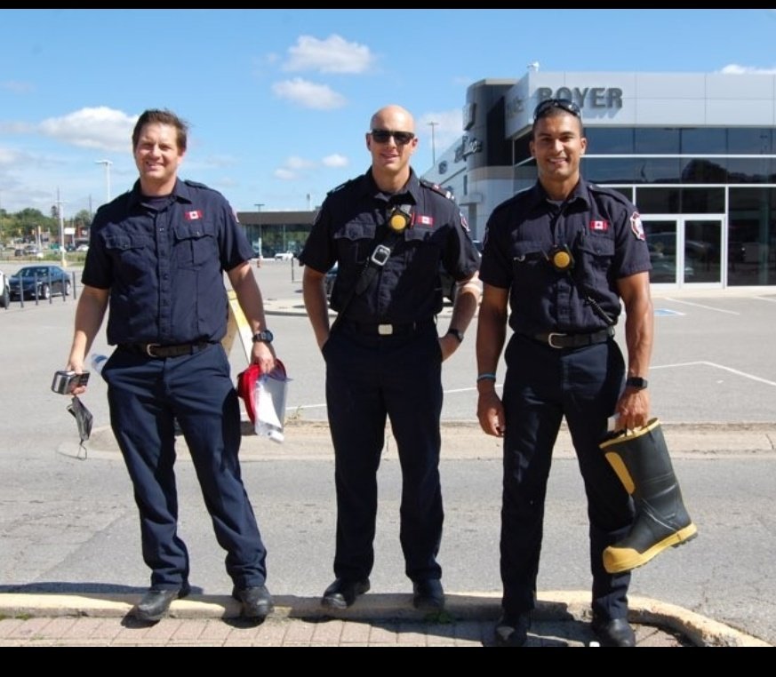 PPFA_L1632's tweet image. Members from PPFAL 1632 are out today &amp;amp; tomorrow for our annual. All in support of @Aphfnd #BootDrive 👩‍🚒🚒

🗓️October 19th from 10am - 4pm
🗓️October 20th from 11pm - 4pm

📍1360 Kingston Rd.
📍705 Kingston Rd.
📍Pickering Town Centre 
📍2460 Brock Rd.

#PickeringProud #Donate