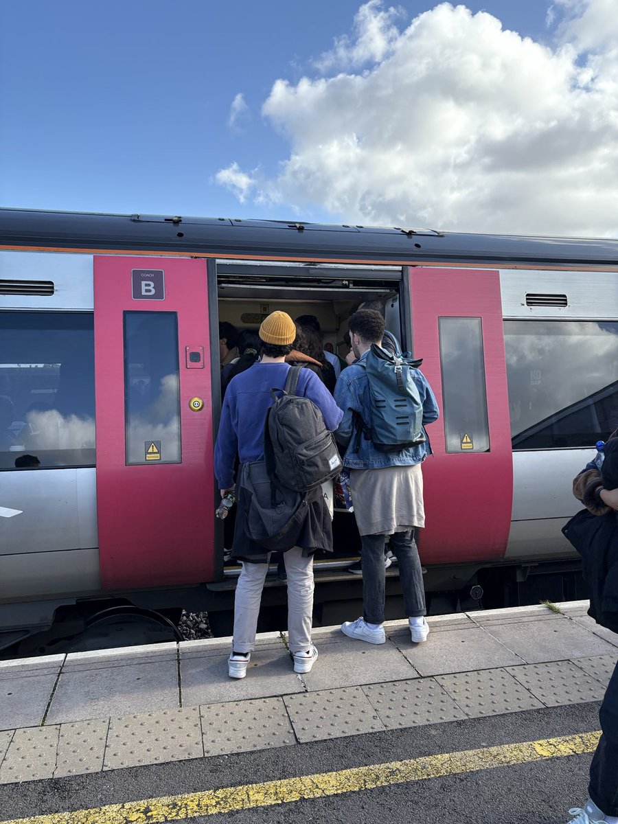 campbellclaret's tweet photo. Chapter 3. Standing room only (on the platform that is because no standing room left on the train for Nottingham) Police required to ask people to get off to let women with babies on. Thinking of getting on the roof and going full India https://t.co/yK7b2WKXJS