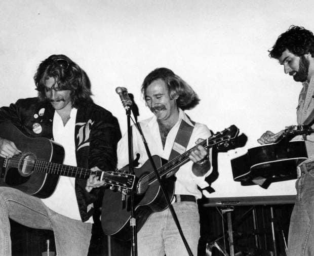 DailyBuffettX's tweet image. I said, &quot;I know that this may sound funny
But money don&apos;t mean nothin&apos; to me
I won&apos;t make my music for money
No, I&apos;m gonna make my music for me&quot;

From musical outcast ALL the way to the Rock and Roll Hall of Fame.

You did it, Jimmy.

#RockHall2024 @rockhall