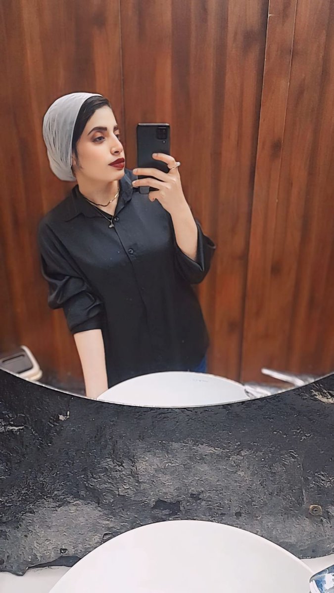 كان لك معايا أجمل حكايه ف العمر كله 🥀🍷