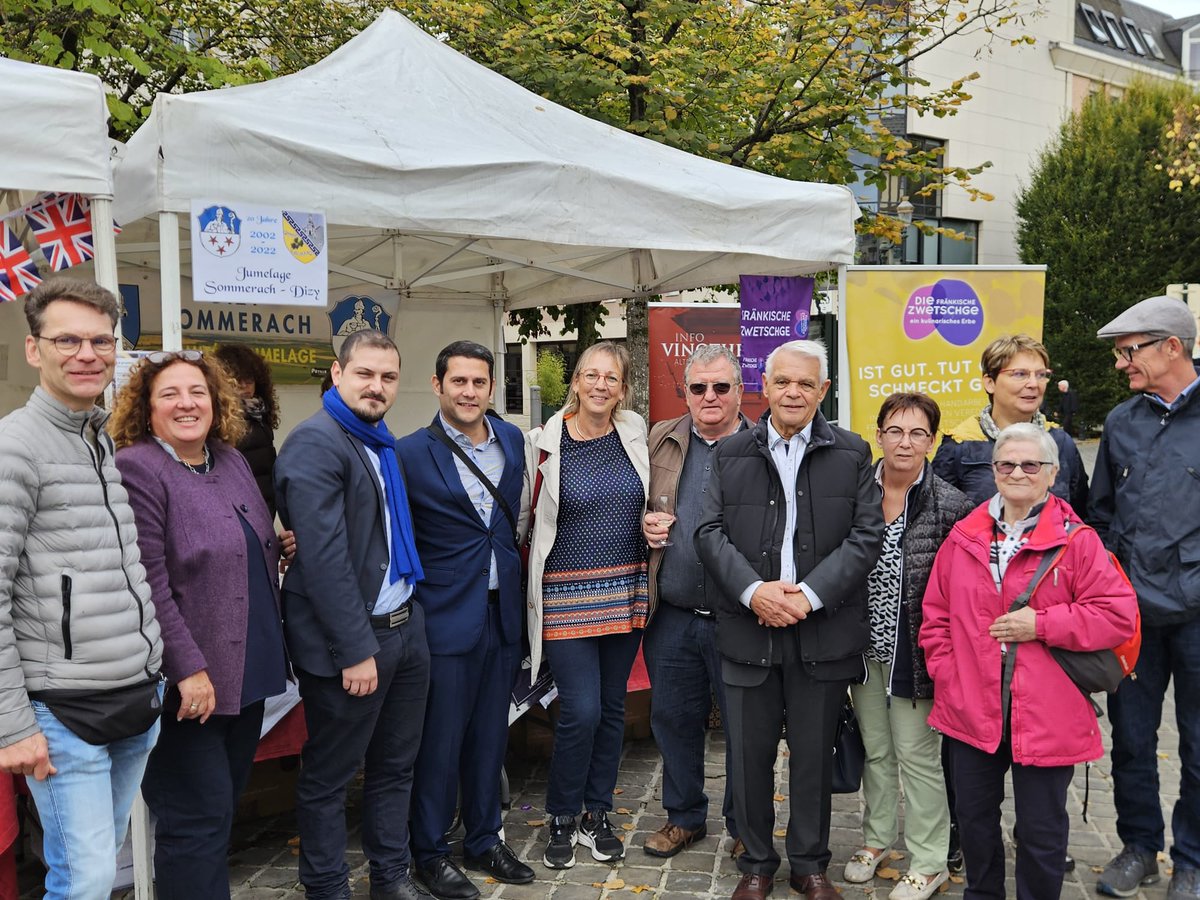 LAGARDE_V's tweet photo. Belle réussite pour le Marché Européen ce matin à Epernay 🇪🇺🇨🇵🇩🇪🇮🇹🇬🇧 ! 
Merci à tous les participants, à l'interJumelages et à @villeepernay ! #circo5103 https://t.co/s2gLKOZZzL