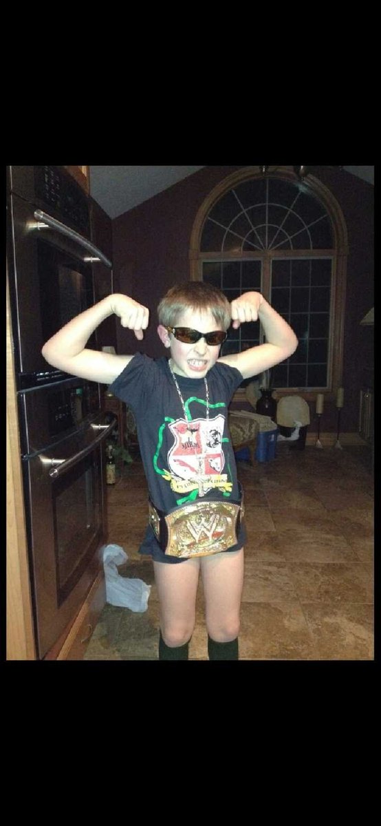 jjwalshdmd's tweet image. Happy 23rd birthday @6ixteen330
A wonderful young man that i love with all my heart. Shown here with his "World's Greatest Son " belt.