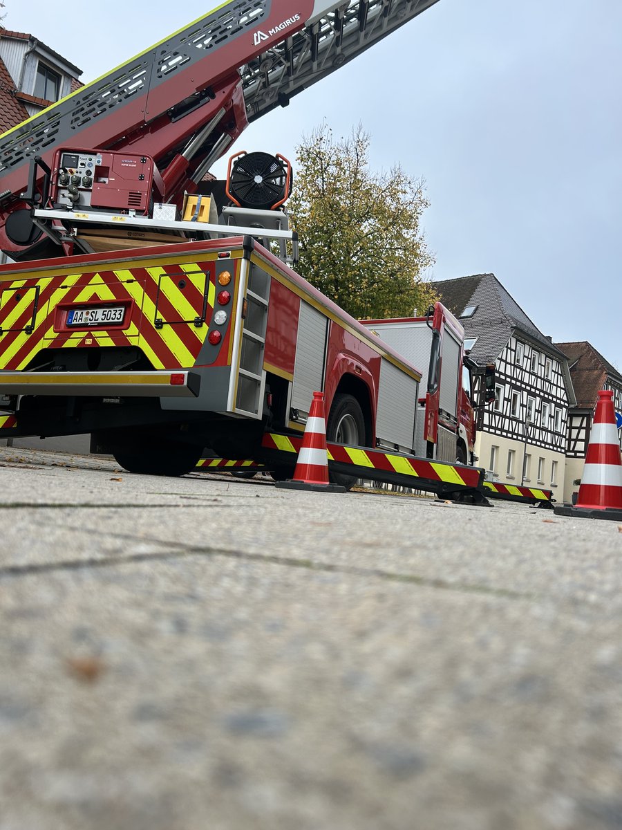 ffwlorch's tweet photo. Drehleiterausbildung
An zwei Samstagen im Oktober trafen sich die Drehleitermaschinisten zu einem umfassenden Training. Ziel der Ausbildung war es, den sicheren Umgang mit der Drehleiter zu festigen und die verschiedenen Aufgaben zu trainieren...

https://t.co/E8qUMHaGLc https://t.co/kSGQUWgd2n