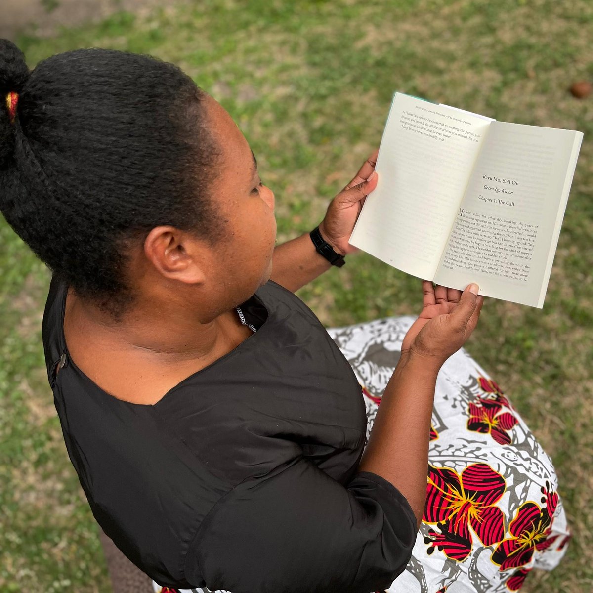 NationsWriters's tweet photo. AUTHOR MEETS HER BOOK. Geena Iga Kuson of #PNG. Short Story Award Winner. THIS is #FNWF's favourite moment.
#instabooks #Booktube #readerpromo #readeverywhere #BookTwitter #bookreviews #books #Book #booktour #bookspotlight #readerssoftwitter #Booktok #read #Pacific #read #reading #bookclub