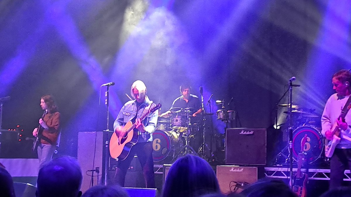 swizzlestick19's tweet photo. Awesome night at @portsmouthghall with these #legends @paulwellerHQ @stevecradock
#RockintheSeaside
#Choons https://t.co/5CbsR9v9q9