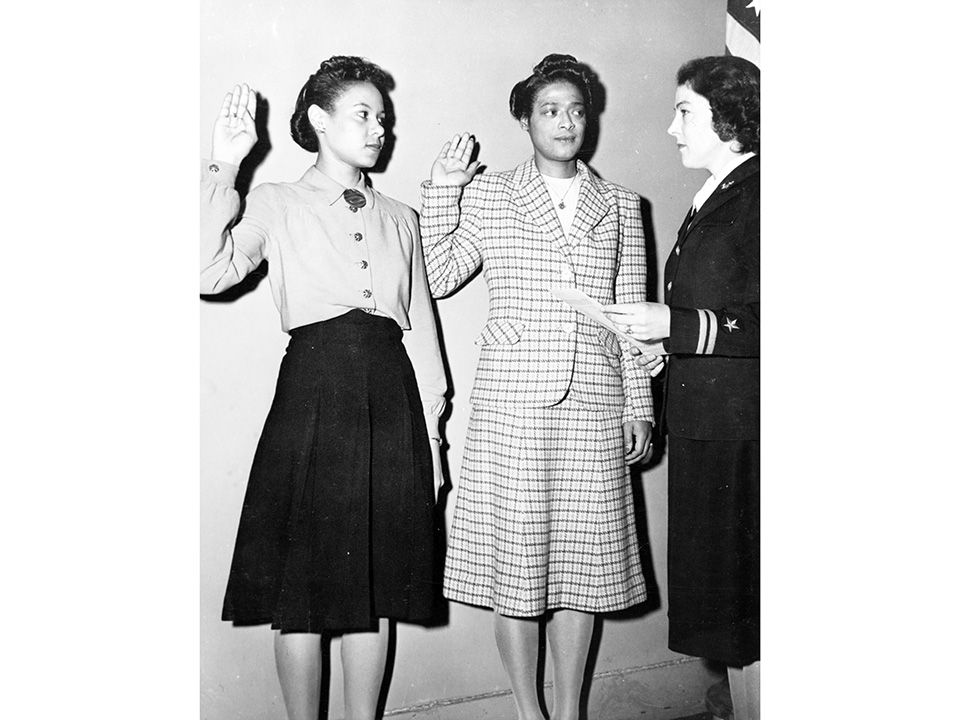 Today in ADOS History: 

October 19, 1960 — Harriet Ida Pikens and Frances Wills are sworn in as the first African American females in the Navy buff.ly/3ChaZge