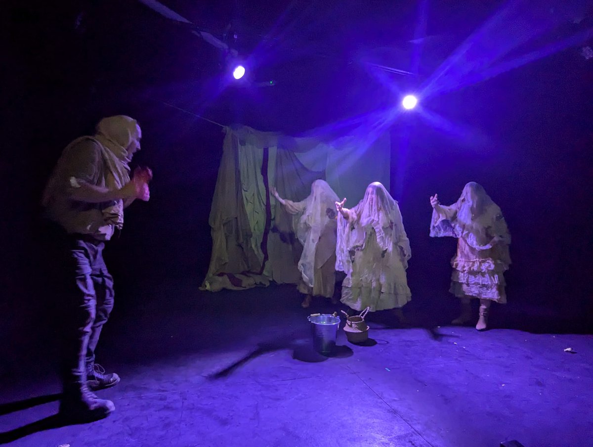 CatrionaClancy's tweet photo. What an amazing first week we're having for Lady Macbeth Uncut at The Drayton Arms. Double bill today with matinee and evening show! Thanks to everyone who's supported us so far. There's another week to go (22nd-26th Oct) if anyone else fancies a female-centred thriller! https://t.co/aAp8B9lV7T