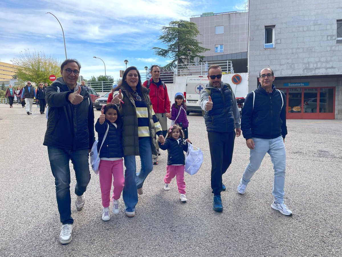 gpopularcuenca's tweet photo. 🚶‍♂️Los concejales @beajimenez2023 , @jguadalajarac , @valeraqnk y @jualni han participado hoy en 7000PasosX en Cuenca, promoviendo la salud a través del ejercicio. 💚

Apoyamos todas las iniciativas para fomentar hábitos saludables. ¡Cada paso cuenta! 💪 #7000PasosX https://t.co/TTuLdjf2FI