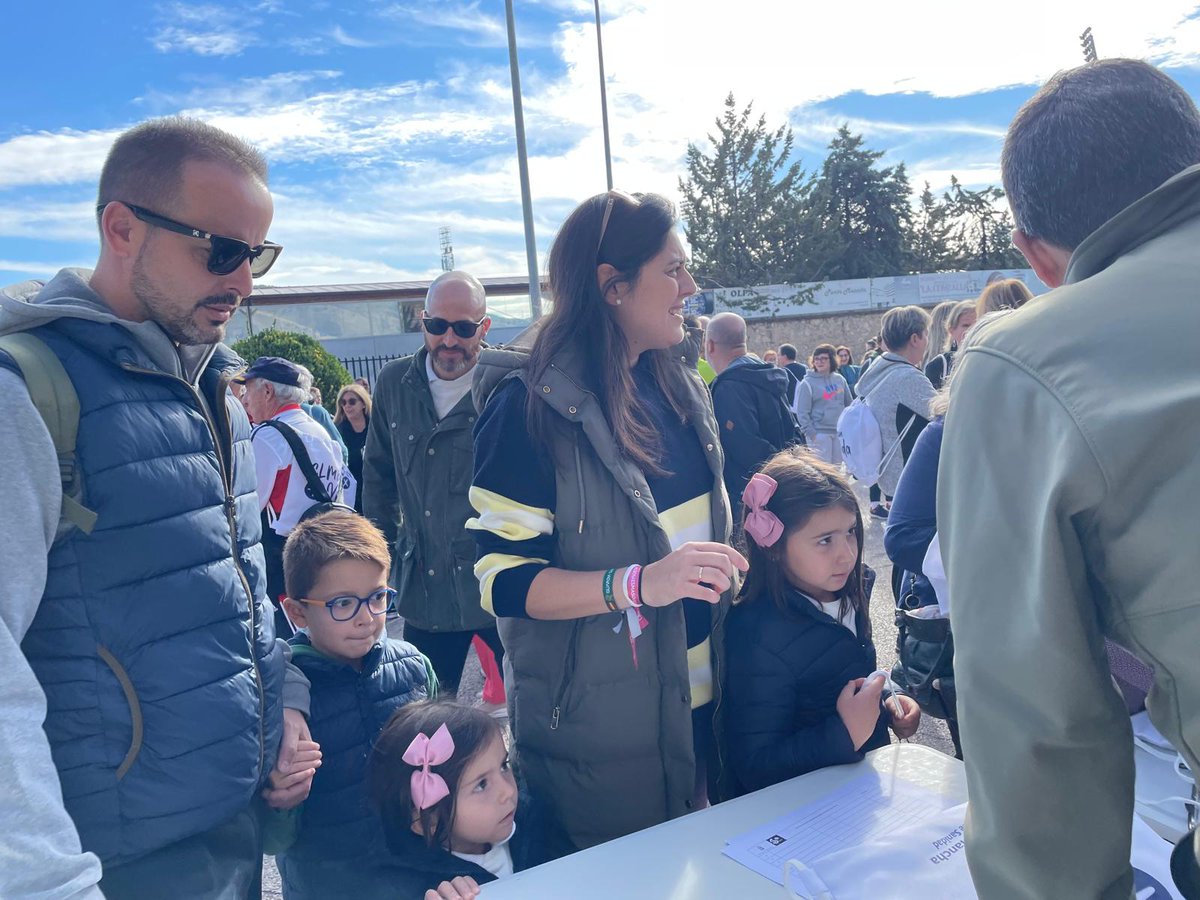 gpopularcuenca's tweet photo. 🚶‍♂️Los concejales @beajimenez2023 , @jguadalajarac , @valeraqnk y @jualni han participado hoy en 7000PasosX en Cuenca, promoviendo la salud a través del ejercicio. 💚

Apoyamos todas las iniciativas para fomentar hábitos saludables. ¡Cada paso cuenta! 💪 #7000PasosX https://t.co/TTuLdjf2FI