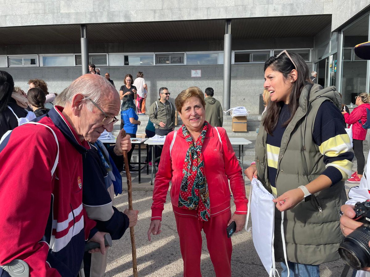 gpopularcuenca's tweet photo. 🚶‍♂️Los concejales @beajimenez2023 , @jguadalajarac , @valeraqnk y @jualni han participado hoy en 7000PasosX en Cuenca, promoviendo la salud a través del ejercicio. 💚

Apoyamos todas las iniciativas para fomentar hábitos saludables. ¡Cada paso cuenta! 💪 #7000PasosX https://t.co/TTuLdjf2FI