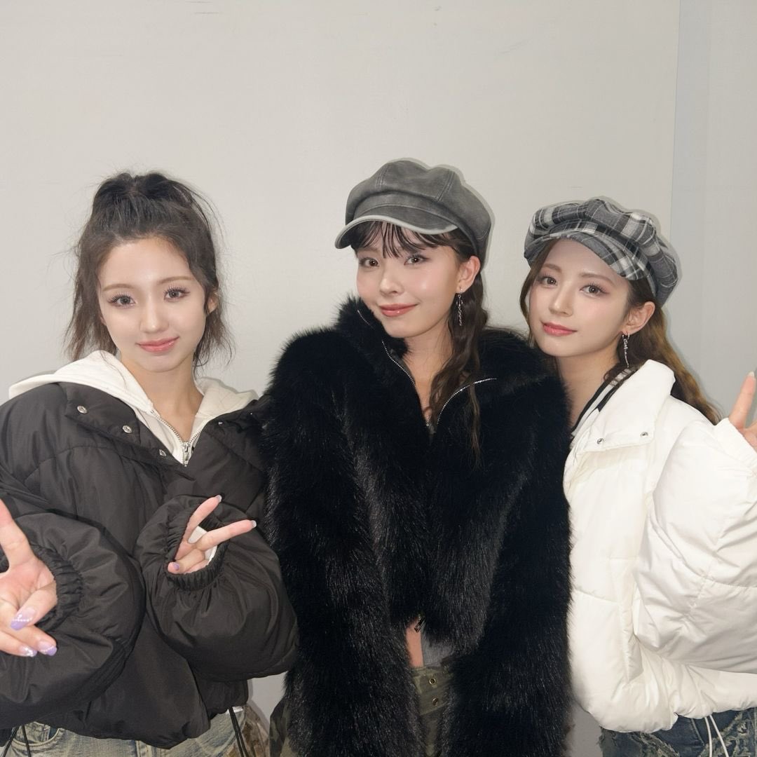 mashirothingz's tweet photo. 241019 || Kawaguchi Yurina update on Instagram Post with Mashiro and Yeseo https://t.co/19Q4WXn5GQ