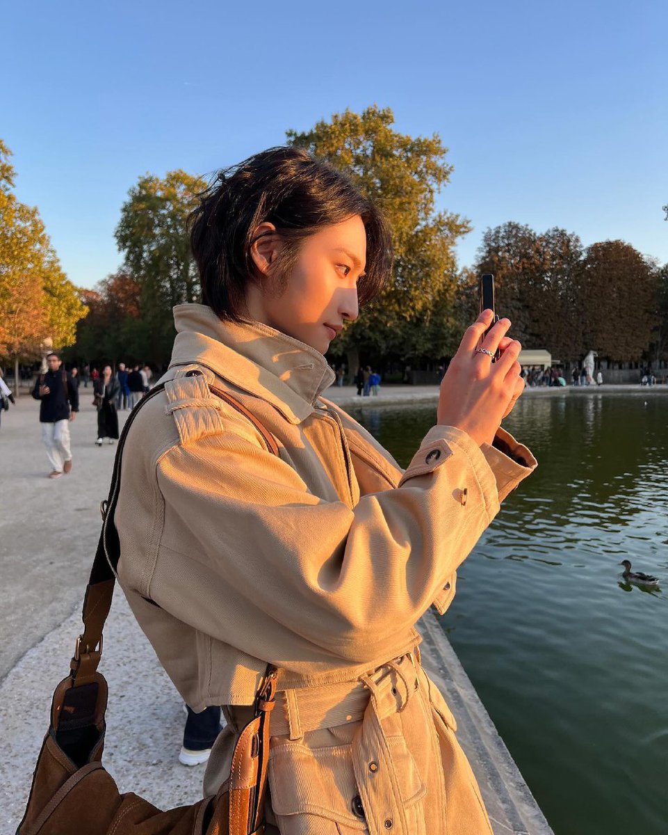 ASeonghwa's tweet photo. 24.10.19||📸
تحديث سونقهوا عبر حسابه في الانستقرام:
“ساعة الغروب”
+
-RN https://t.co/TCvGtvFrKs