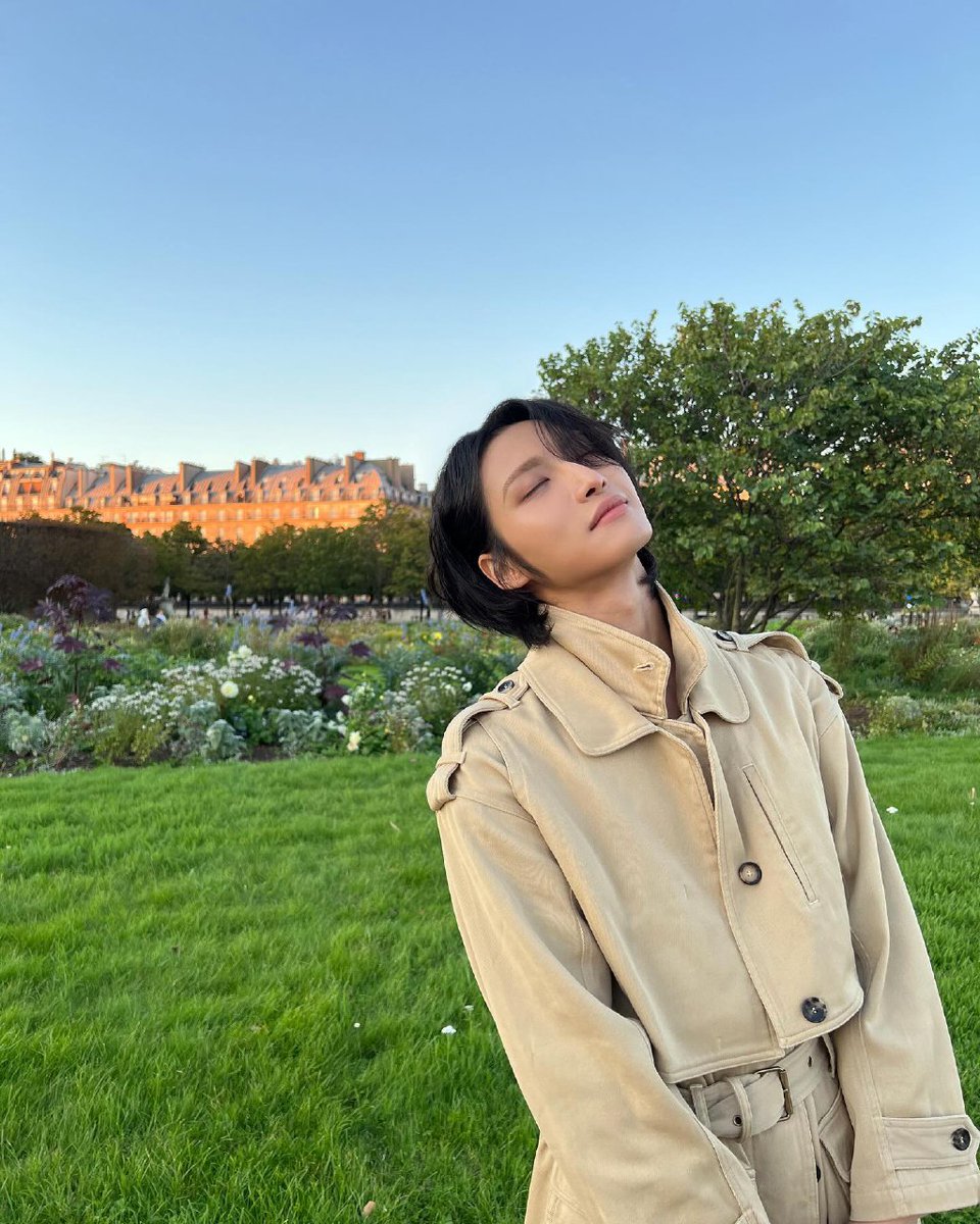 ASeonghwa's tweet photo. 24.10.19||📸
تحديث سونقهوا عبر حسابه في الانستقرام:
“ساعة الغروب”
+
-RN https://t.co/TCvGtvFrKs