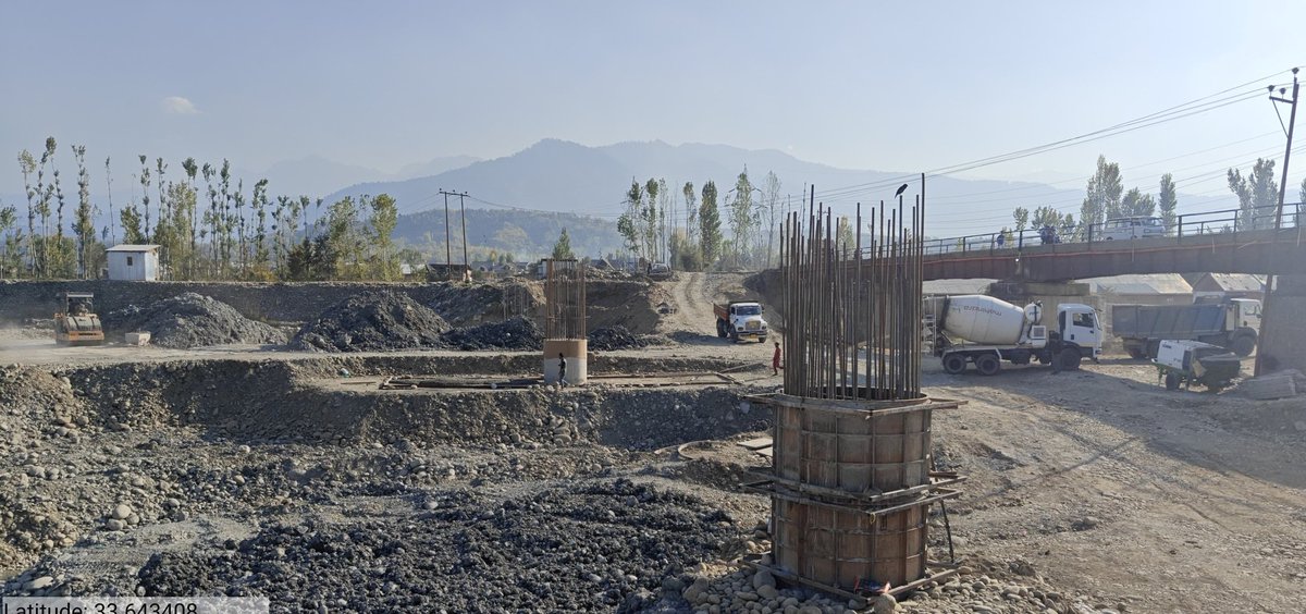 DioKulgam's tweet photo. #NH444 
Construction of #BrazlooBridge #Kulgam in full swing! Men and machinery working tirelessly to ensure timely completion.
@diprjk @AtharAamirKhan @ddnewsSrinagar
@PIBSrinagar https://t.co/bztN2C9xLV