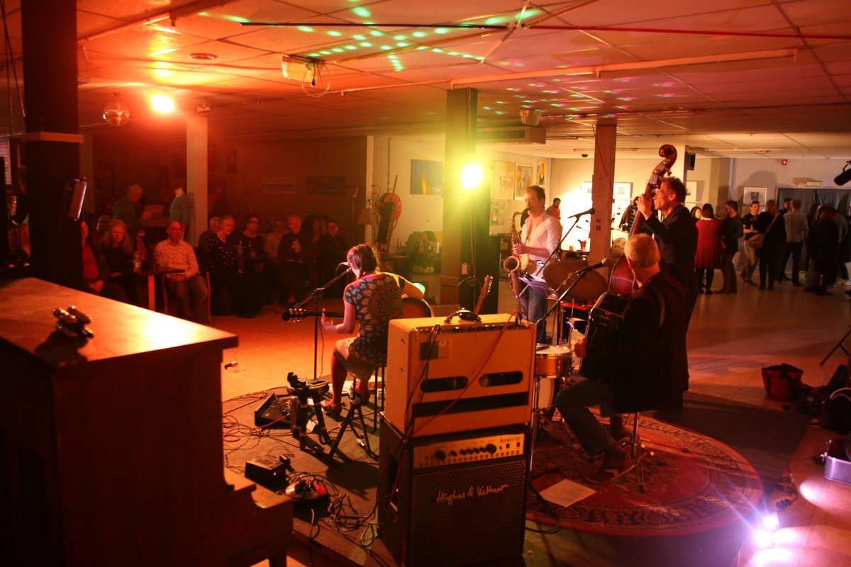 Denise Marie &amp; the Swingin' Demons 😈❤️ maakten er een fantastische avond van in Toko51🌟🎶

#Toko51 #OudeWesten #Rotterdam #Creativiteit #WestKruiskade #CretopiaRotterdam
#poppodium #kunst #cultuur