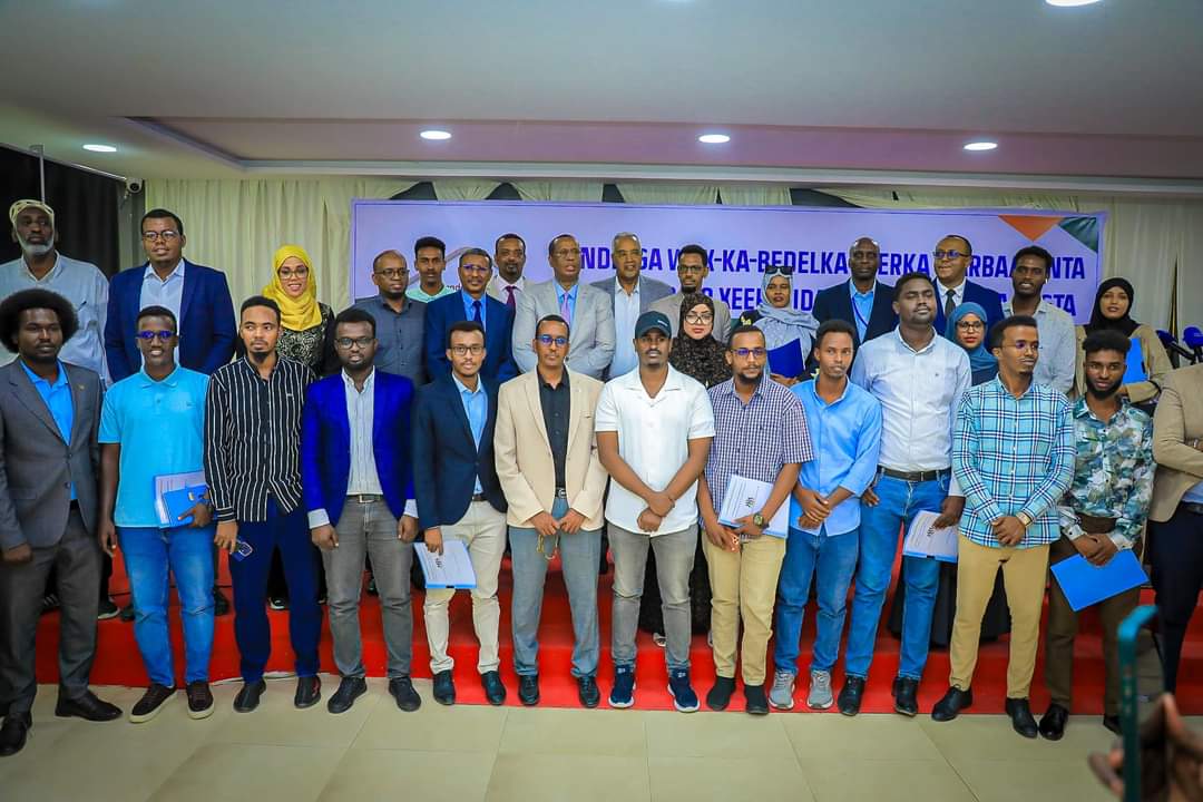 abdiwaligooni's tweet photo. Today, I had the honor of participating in a meeting to present the amendments to the Puntland Media Law &amp; Access to Information. 

I appreciate the collaboration among all stakeholders &amp; emphasize the crucial role of the media in supporting democracy in #Puntland @MAP_Puntland https://t.co/kJHDcKny29