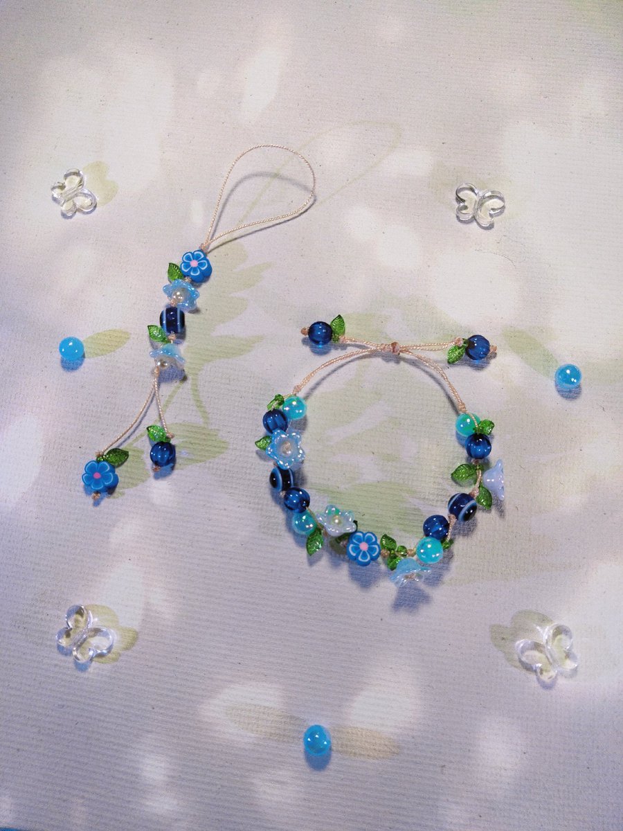 xuan_ryuu's tweet photo. weekend rehat dulu dari kegiatan jahit menjahit kostum cosplay sambil ngerjain commission strap phone & bracelet
#gelangserut #taligiok #gelangmanik #beadsjewelry #beadsbracelets #craft #strapphone #accessories https://t.co/wqLXTLGinb