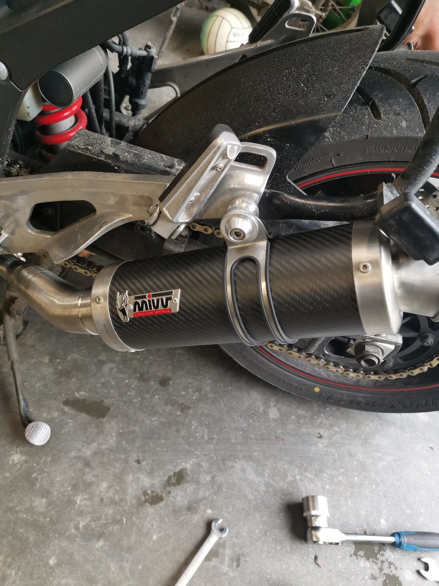 yamaha_rider_nl's tweet photo. Finally!!
MiVV carbon!
Smaller lighter a tad darker sound!
#mivv #yamaha_tdm_900 https://t.co/fjU0ndGQHa