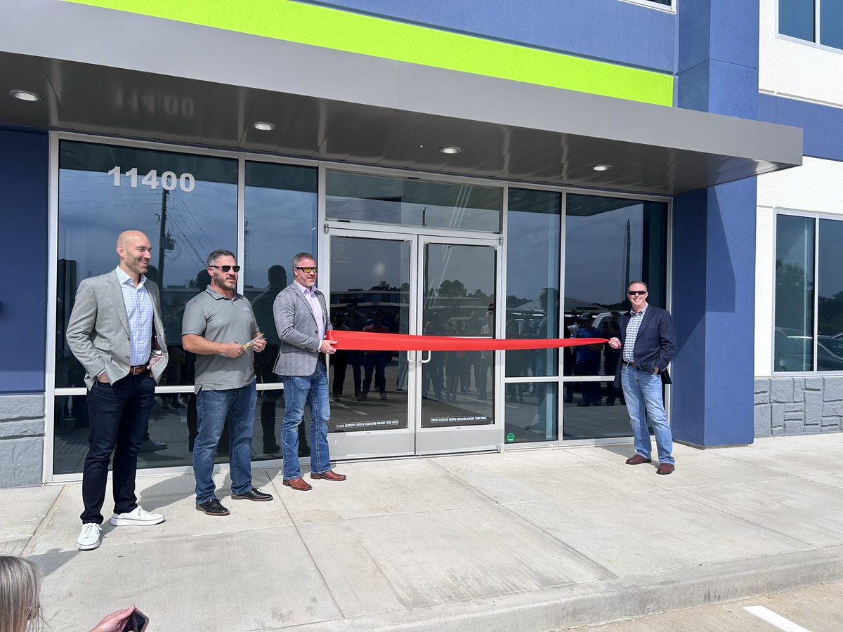 Intex_Flooring's tweet photo. We have officially moved into our new location! https://t.co/sbRu0r5pm0