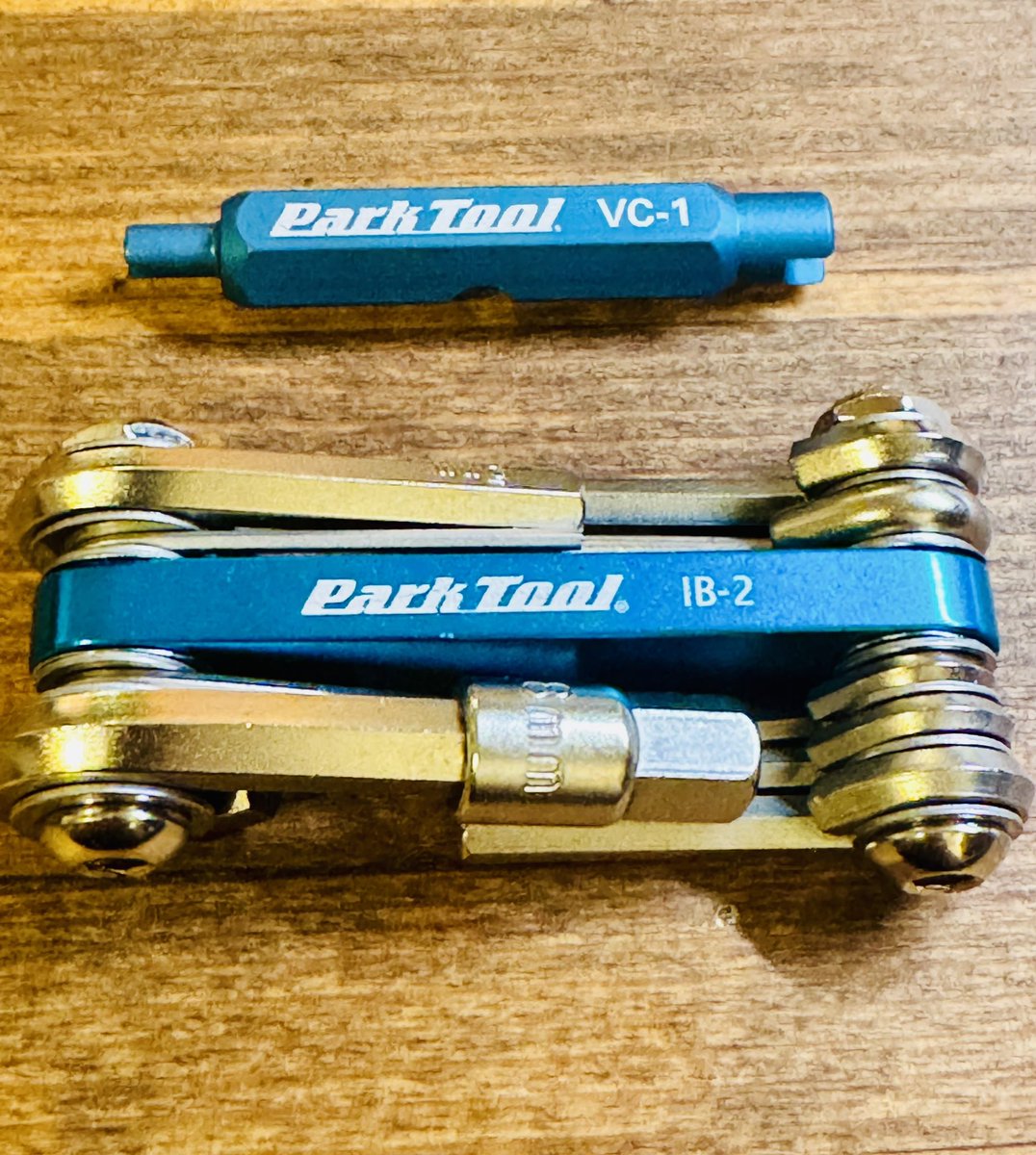 ifuji_takouhe's tweet photo. もっと安いものも
あるんですけどね。
でもお気に入りの
メーカーで揃えるのって
なんか楽しい👍
#PARKTOOL https://t.co/gUxhk1TR9n
