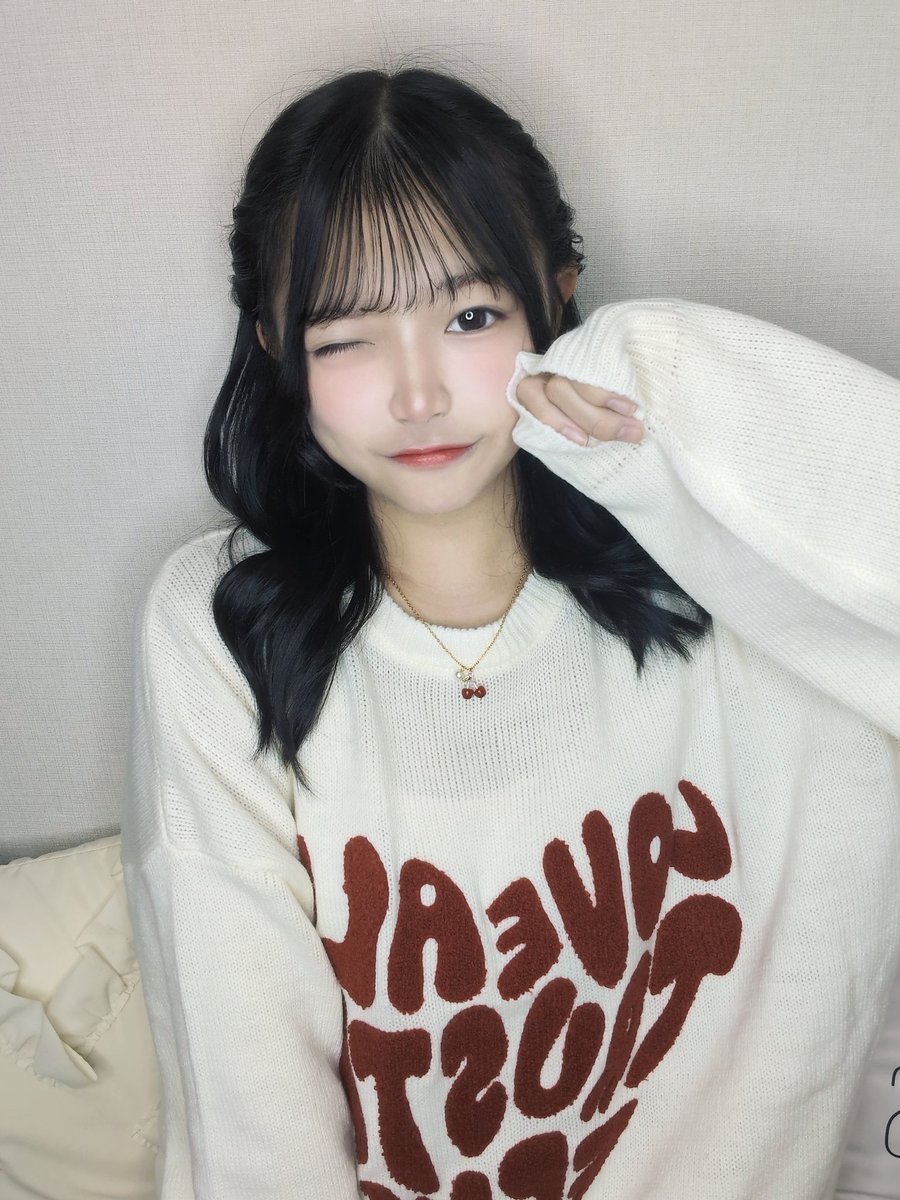 rin_usachan's tweet photo. みんなぁーりんさんのこと覚えてるー？テスト終わったよぉーーーお
受験勉強もがんばてるよぉーーお
ぜんぜんあげれてなくてごめんねー、
げんざいのりんさんだよぉー https://t.co/7EOJD0Elgp
