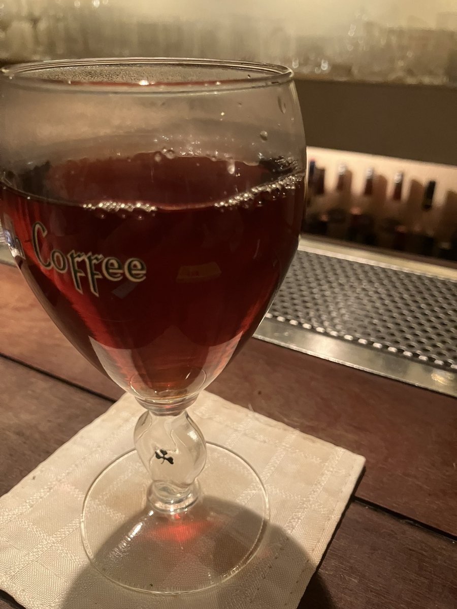 LEFTEYEZ_S's tweet image. 一発目のオーダーで紅茶！って言って、え？って言いながらも凄く美味しいの淹れてくれるバーです。

渋みなし。クリアー。素晴らしい。

この後ちゃんとお酒も飲むよ

#中央林間 #Laidback