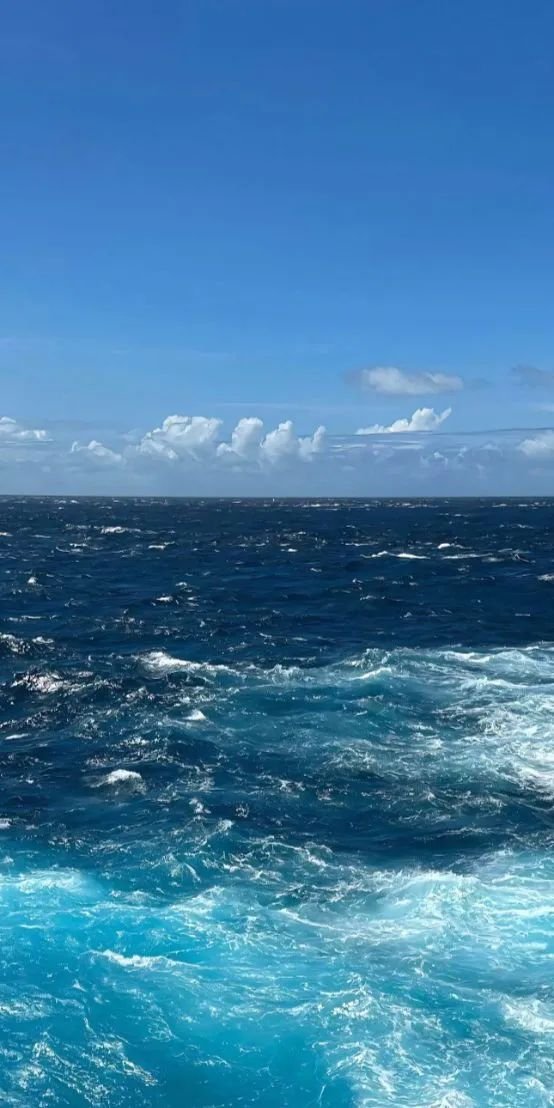artindetails's tweet photo. — endless blue horizon https://t.co/AwQAT51vaA