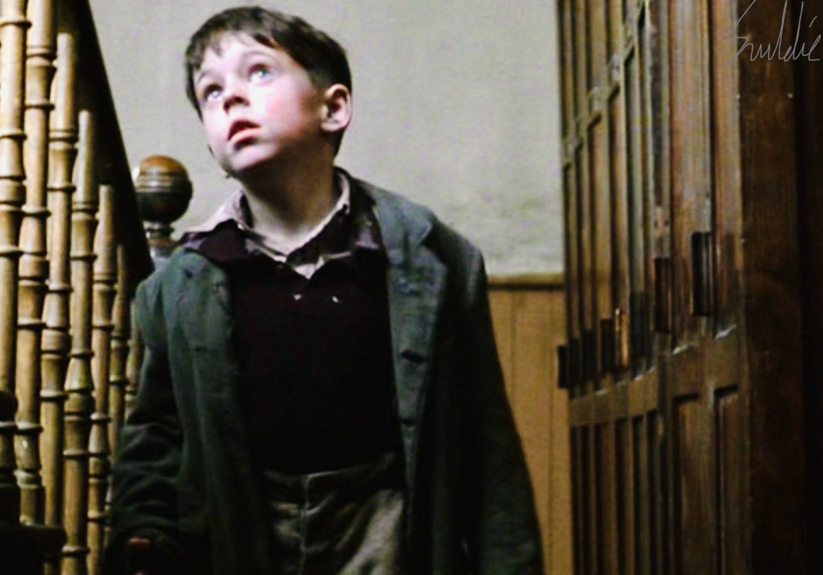 Sruldie's tweet photo. Still shots from the film:
Angela’s Ashes (1999) 🎥🍿🇮🇪
Dir. Alan Parker 🎬
Featured is Robert Carlyle, Emily Watson and Joe Breen!
#AngelasAshes #RobertCarlyle #EmilyWatson #JoeBreen #AlanParker https://t.co/aLLEYH0Eof