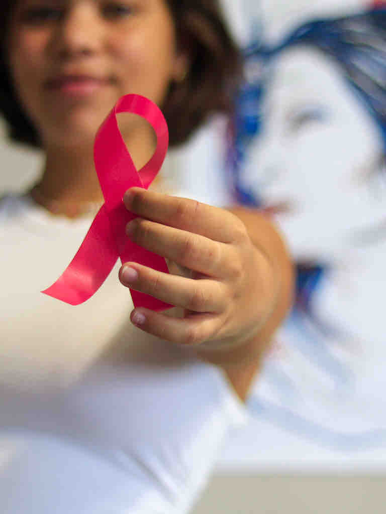 MultiCuba's tweet photo. 🌸Much@s creen que la batalla contra el #cáncer acaba cuando se vence la #enfermedad…

No obstante la #vida cambia para siempre a nivel físico y mental para l@s sobrevivientes. En este artículo hablamos del tema🎀

🩷https://t.co/JNUqmXl9ZB
#blogmulticuba #cancerdemama #familia https://t.co/mj1mDYpPX8