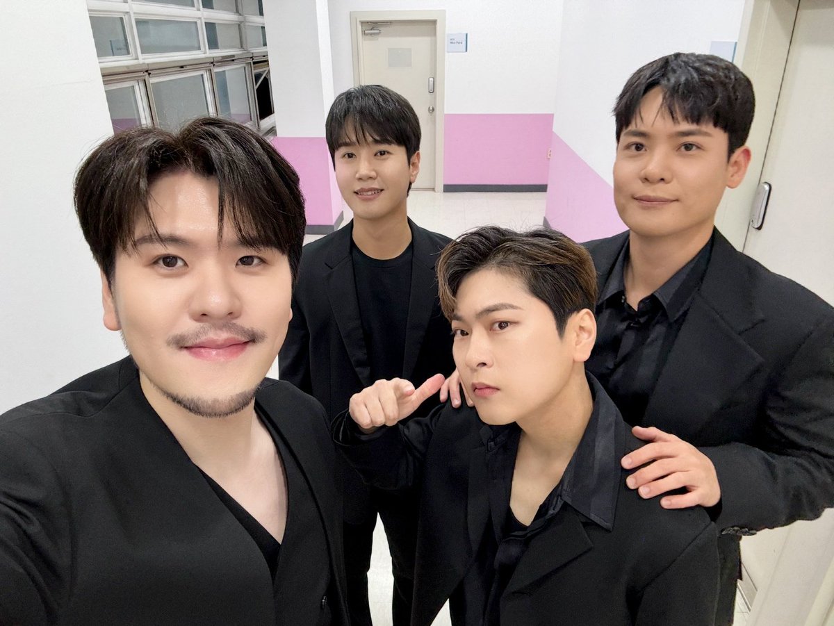 #LAPOEM
도심 속 축제 '문화도시 수원 페스티벌'

Q. 세상에서 시간을 제일 알차게 보낼 수 있는 방법은❓️
A. 짱포엠 노래 듣기, 짱포엠 얼굴 보기, 짱포엠 귀여워하기•••

오늘 하루 짱포엠과
행복한 시간 보내주신 라뷰 여러분들
조심히 들어가시고 감사합니다❤️‍🔥

#라포엠