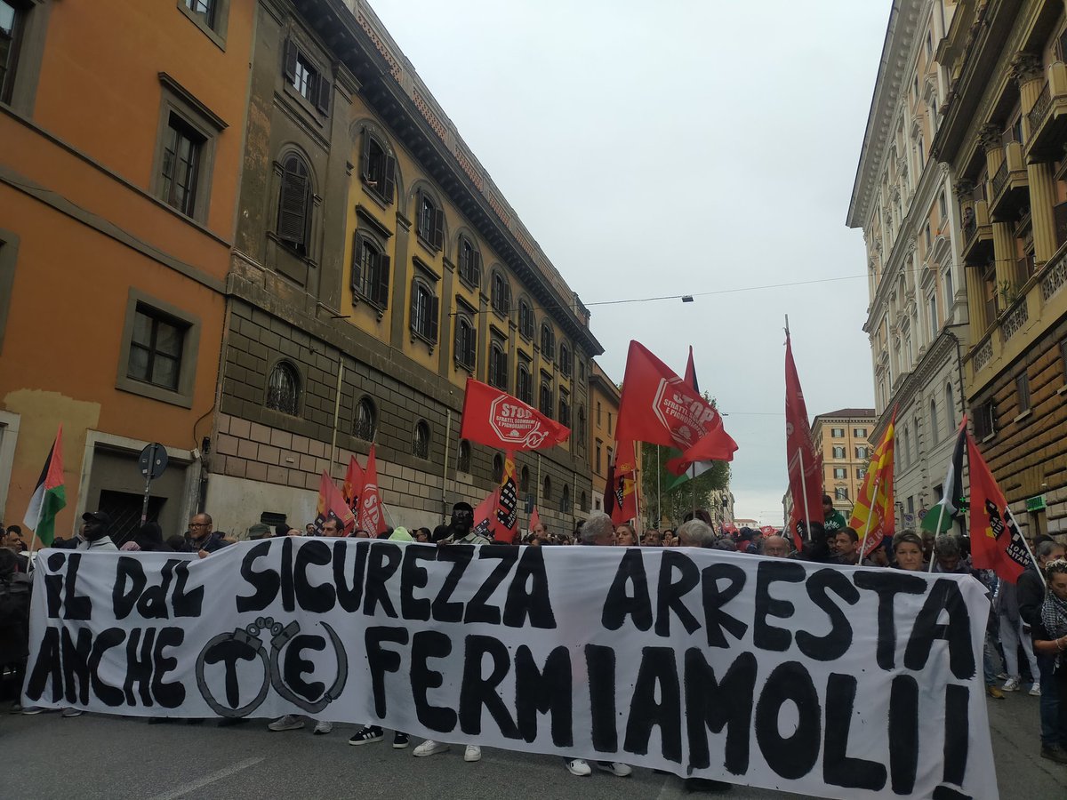 🔥 Il #ddlsicurezza arresta anche te. Fermiamoli!
A #Roma appena partito il corteo da piazza dell'Esquilino