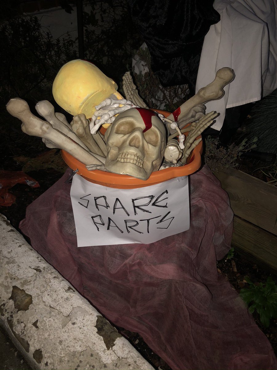 ofruby's tweet photo. @BumblingDad83 Chuck them in a bucket, cover with fake blood, label apart parts. Paint bubble wrap red, roll up to form intestines https://t.co/phe2x8CxUx