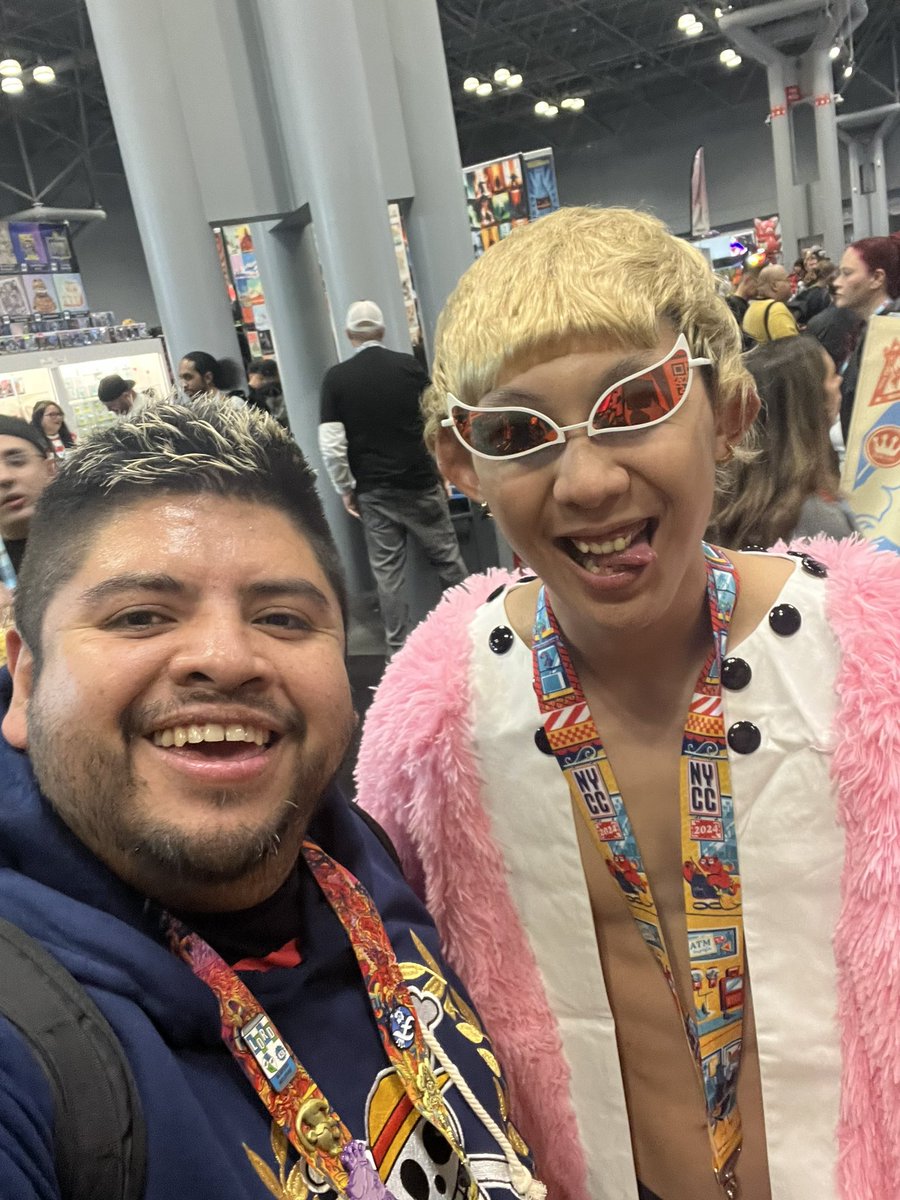 dj3cb's tweet photo. #nycc 2 was amazing best thing is to meet up the #funatics @MasaPiece24 @MidniteHauer @cubcore3 pop_garrison (IG) @FunkoAddict_TeK @funkonewscanada https://t.co/FeHbOdHxNT