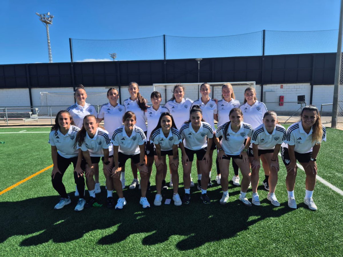 💚Nuestras chicas del Cacereño Femenino Atlético ya se encuentran en la Ciudad Deportiva Valencia CF para disputar el #ValenciaCFBCacereñoFemAtl .