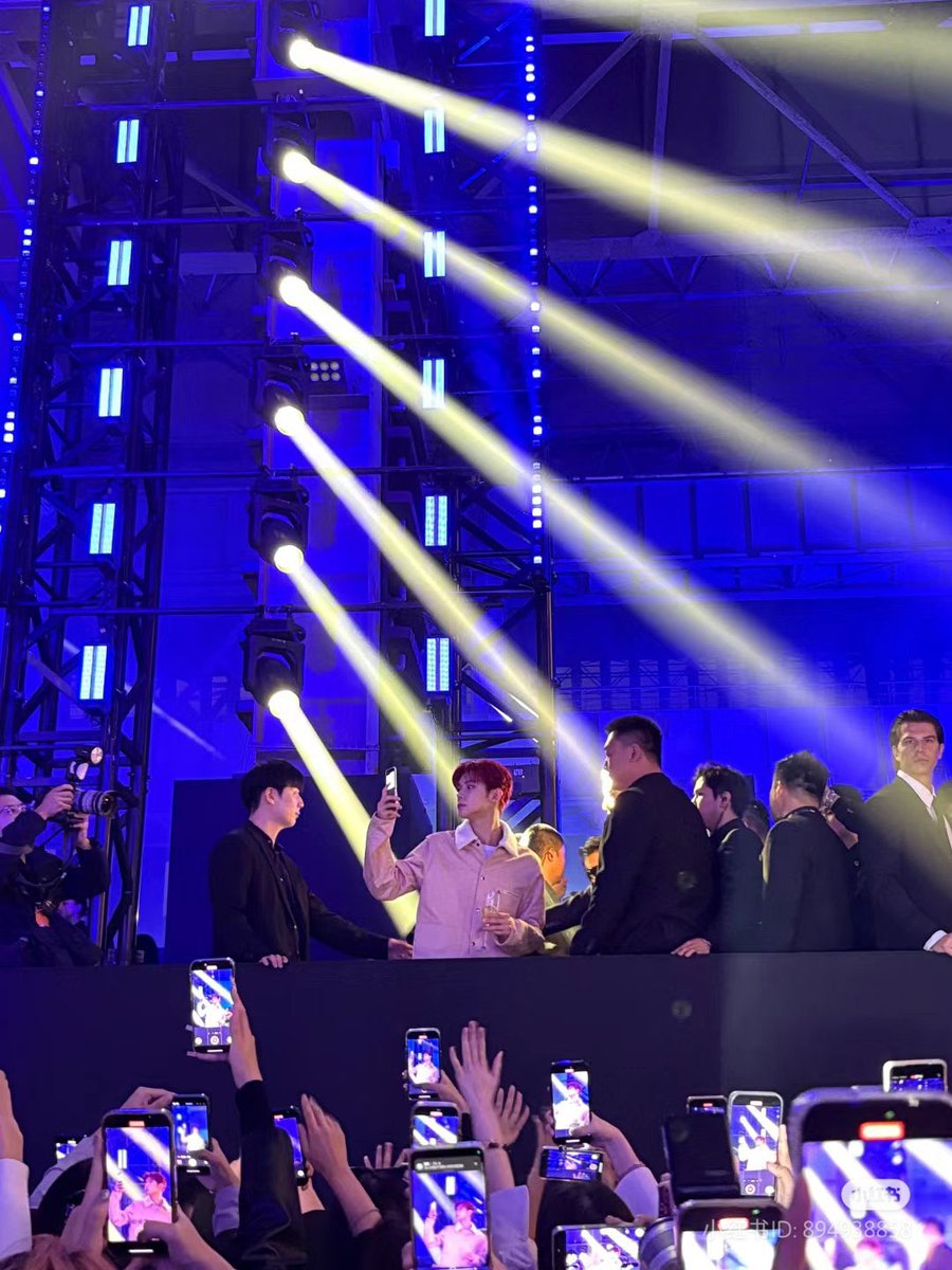 yj_m_913's tweet photo. 아ㅅㅂ진짜1명도안빼고 다최연준찍고잇슴 https://t.co/1oku9r8EFh