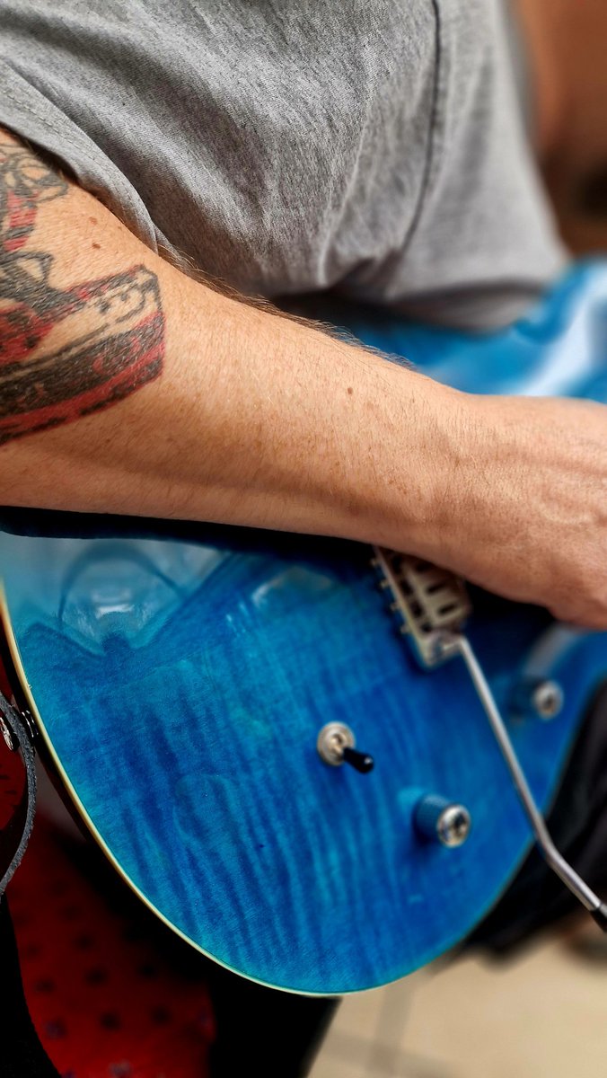 obscurethingy's tweet photo. #jamsaturday #newmusic #NinestonesClose https://t.co/DnoF1PvRY5