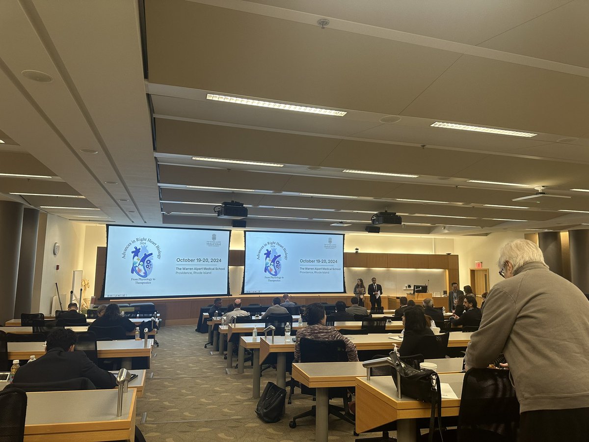 CPVB_COBRE's tweet photo. Great turn out at the inaugural Advances in Right Heart Biology Conference 🫀@BrownPVD https://t.co/dt8pCJ27HP