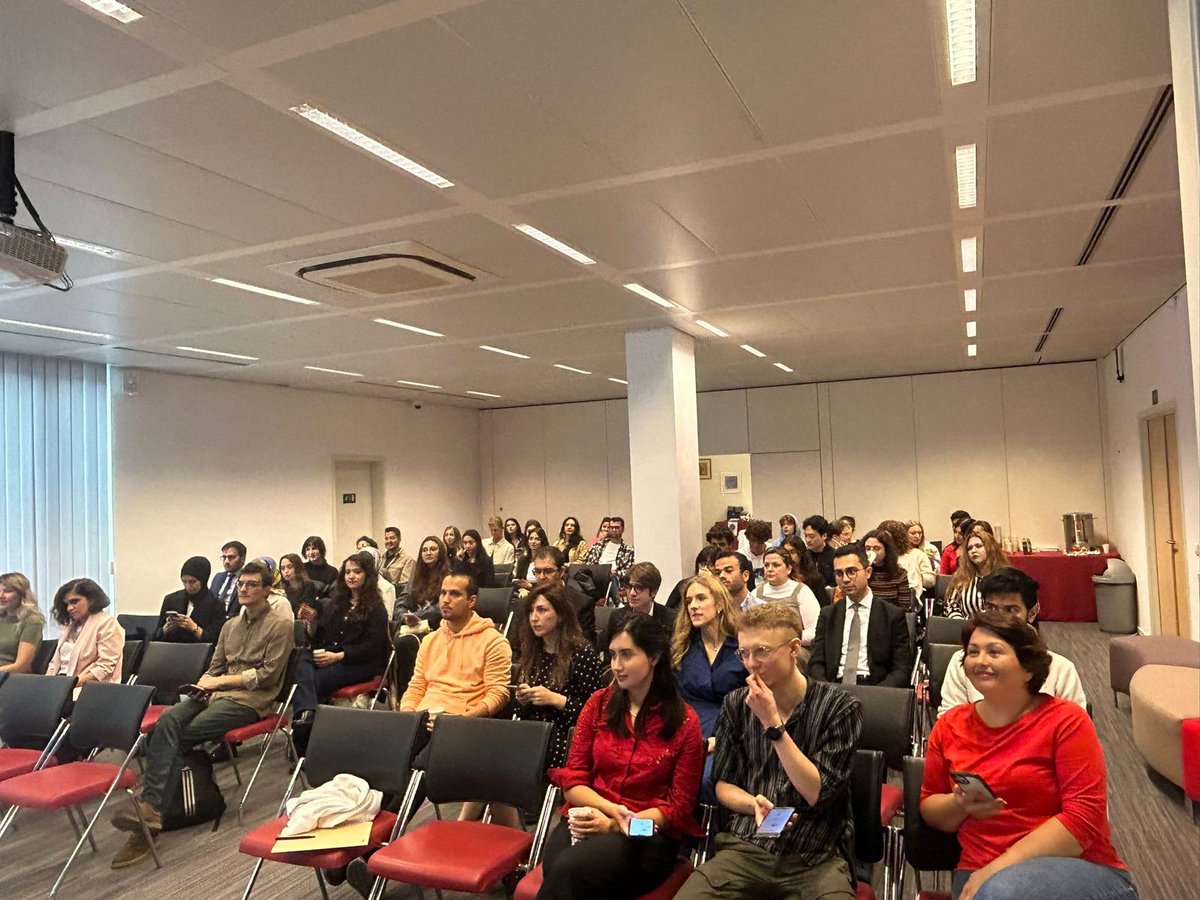 TC_AVBIRDT's tweet photo. 🇹🇷Turkish 🇪🇺 Erasmus youth that we met at Erasmus Days event @TC_AVBIRDT in Brussels give full support to 🇹🇷's 🇪🇺 membership. Turkish 🇹🇷youth desires a future with the EU🇪🇺. @ABBaskanligi @ulusalajans #DGEAC https://t.co/zxgpCbXoxu