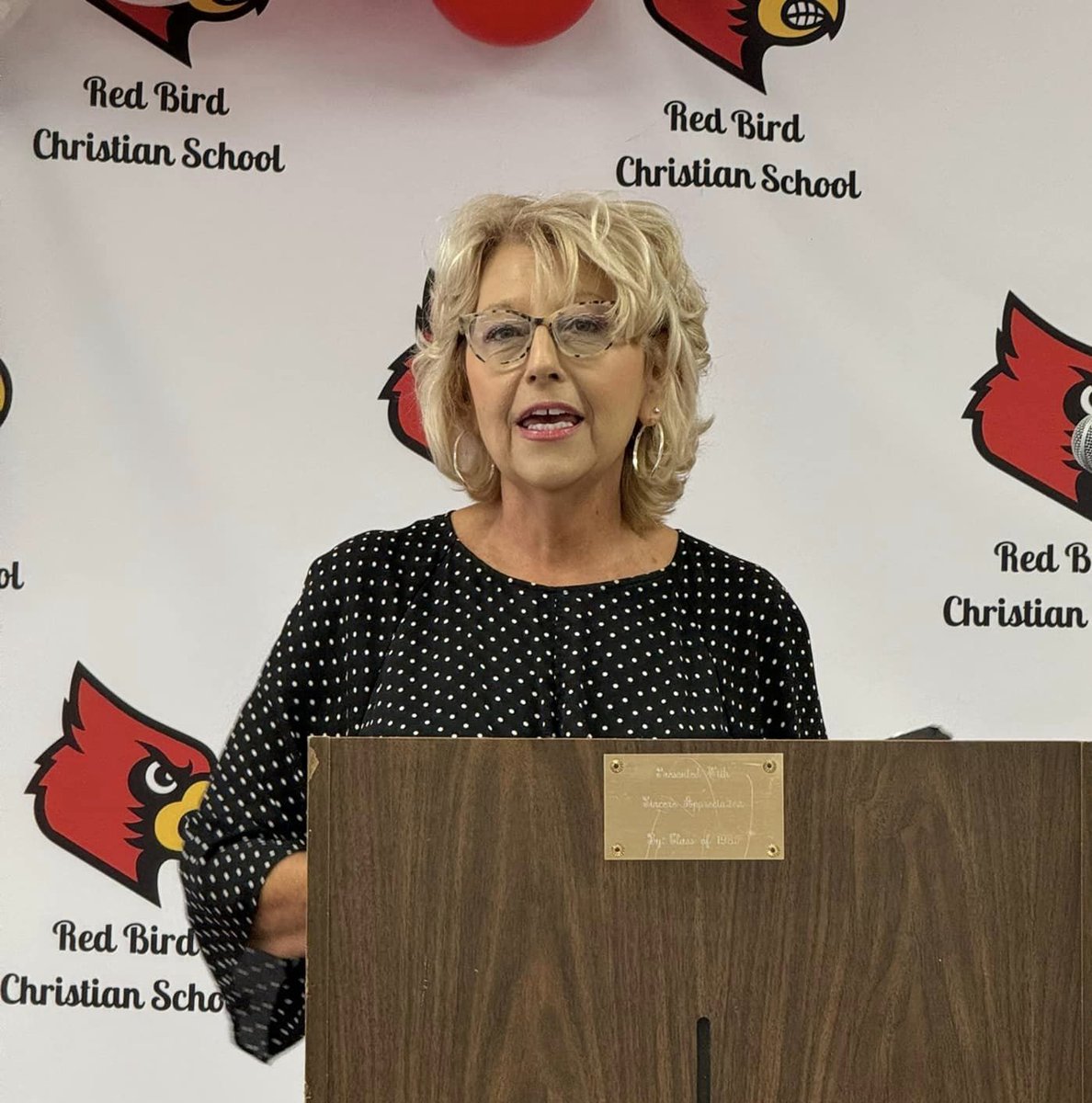 RedBirdMission's tweet photo. Holli is another Red Bird graduate that has been recognized for her impact on the local community through her service at Red Bird Mission and now to a broader region... Read the rest on The Friday Finish blog post https://t.co/hz10D3rIhw
#newblogpost https://t.co/GlNrcUsnka