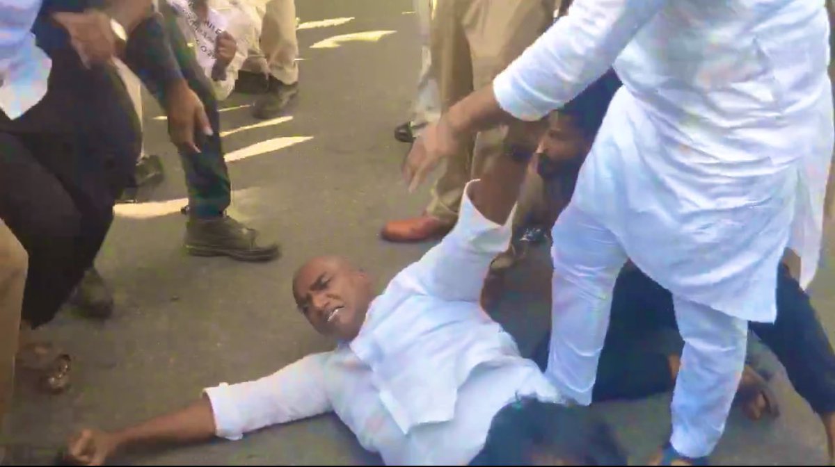 lolabhilol's tweet photo. RS. Praveen kumar sir 
Alma mater - Harvard Kennedy School, Cambridge, Massachusetts. 
I.P.S - 1995 - 2021 
Rank- Additional Director General of Police 
Awards - President's Police Medal  !!! 

Sad to see him dragged this way 😞😞 
Black day for Telangana!! https://t.co/1ytF5XUKUR