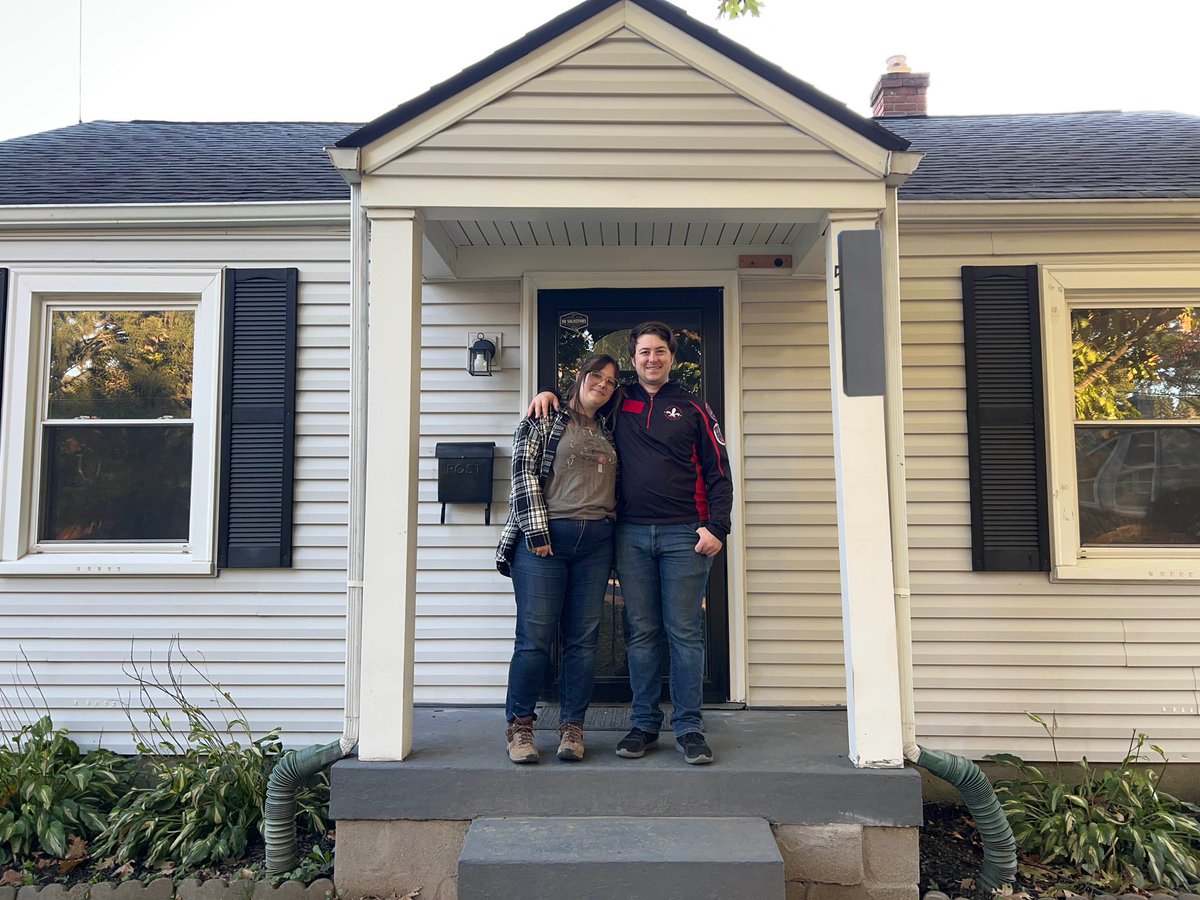 We’re homeowners ❤️🏡