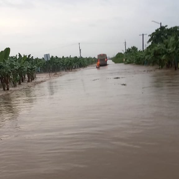 Ante las lluvias de esta madrugada, se ha reportado un vado en la carretera Vhsa-Teapa, específicamente a la altura de la comunidad Francisco Sarabia, Teapa.

La zona está siendo resguardada por personal del Centro Regional Sabana del IPCET