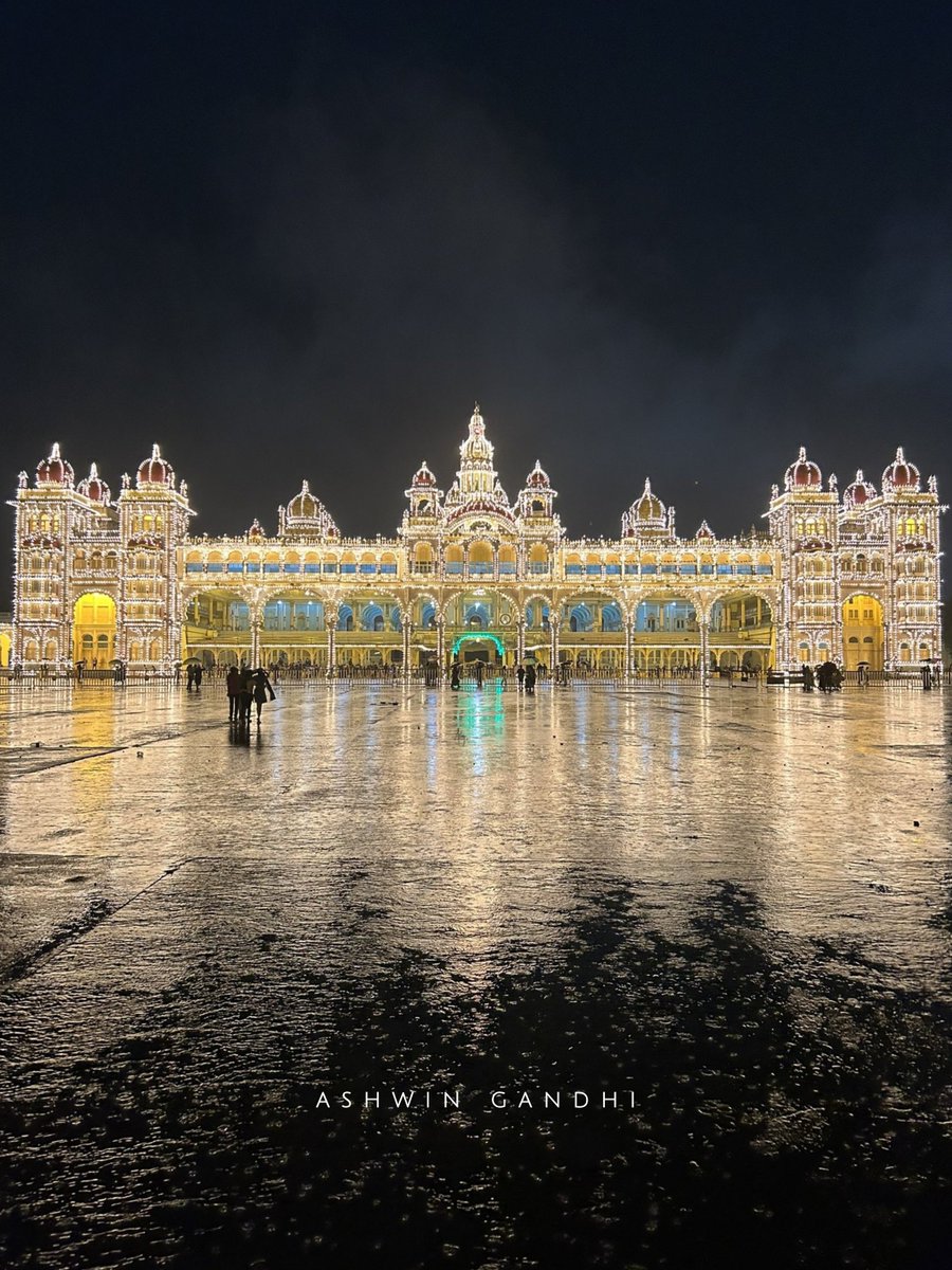 VisitUdupi's tweet photo. World's Most Beautiful Palace 👑 

📍Amba Vilas Palace, Mysuru, India 🇮🇳

©️ @PantryCar https://t.co/kLlt38QS1U