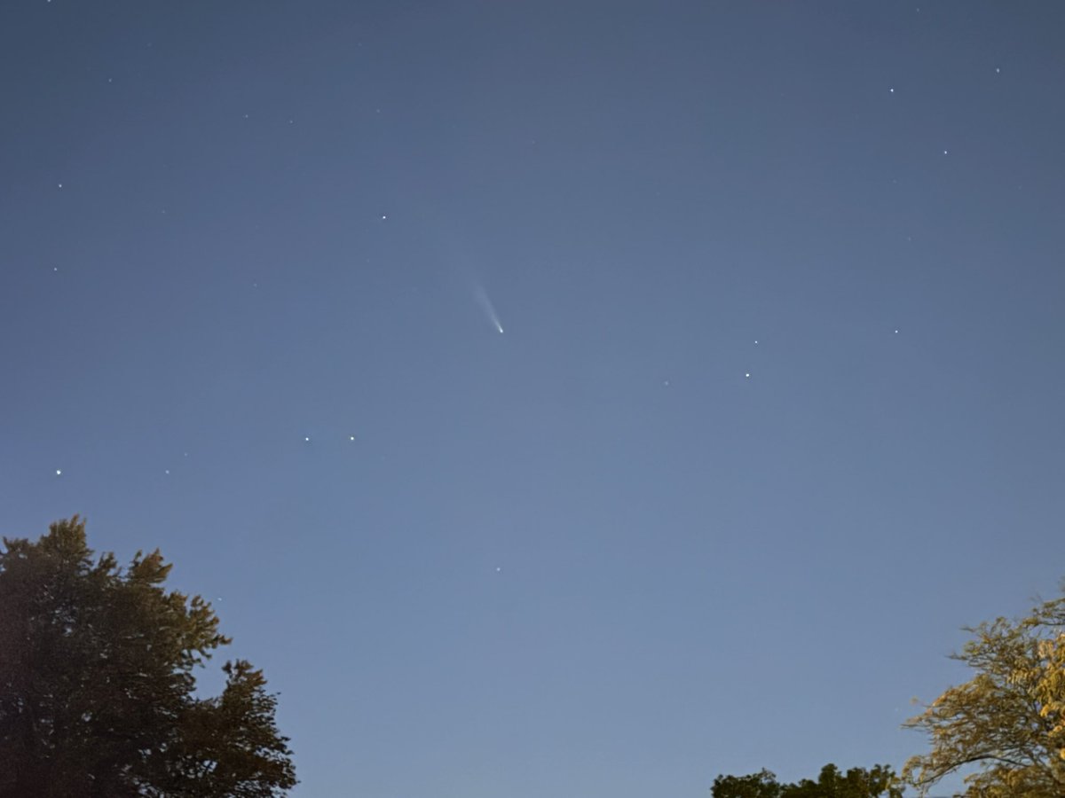 Danny Milisavljevic (@astro_dan_mil) on Twitter photo Comet Tsuchinshan-ATLAS setting in the spooky skies of downtown Lafayette, Indiana last night!
#comet #astrophotgraphy #astronomy
@C2023A3 Comet Tsuchinshan-ATLAS setting in the spooky skies of downtown Lafayette, Indiana last night!
#comet #astrophotgraphy #astronomy
@C2023A3