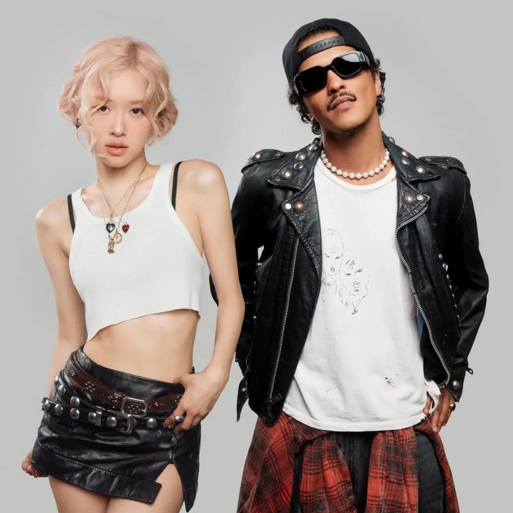 kchartsmaster's tweet photo. “APT.” by ROSÉ, Bruno Mars debuts at #3 on the Global Spotify Chart (6,859,271 streams). https://t.co/VyPUOaXnxb