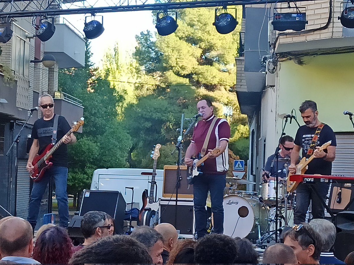 <a href="/YellowMelodies/">The Yellow Melodies</a> on street stage <a href="/CaravacaPowerpo/">Caravaca Power Pop</a>  for <a href="/WallyTBM/">WallyTBM</a> 🎶