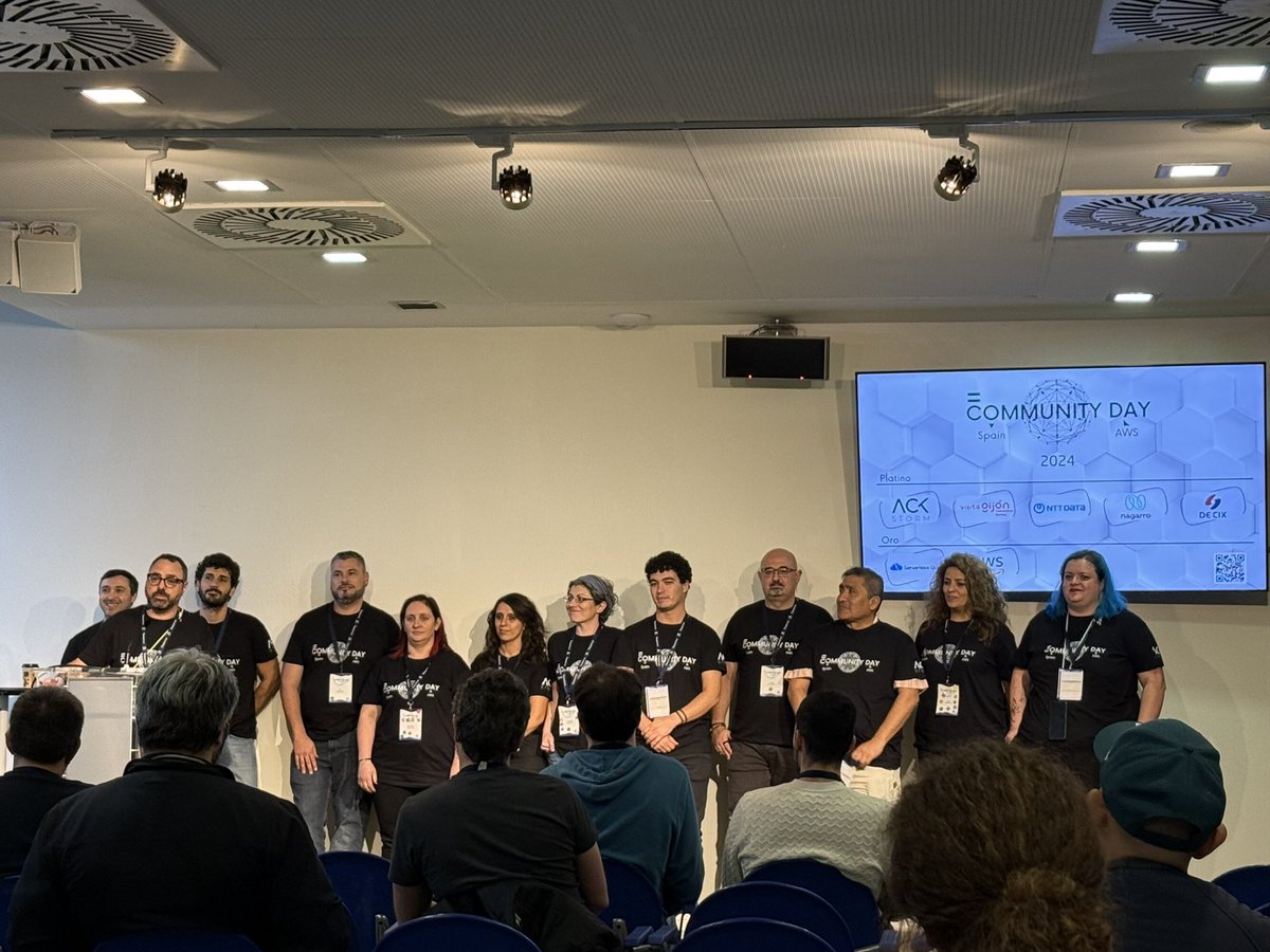 Pues toca el final de #AWSCommunityDaySpain nos marchamos con ilusión por seguir contribuyendo con la comunidad y muchísimas gracias a todas y todos los que han hecho esto posible