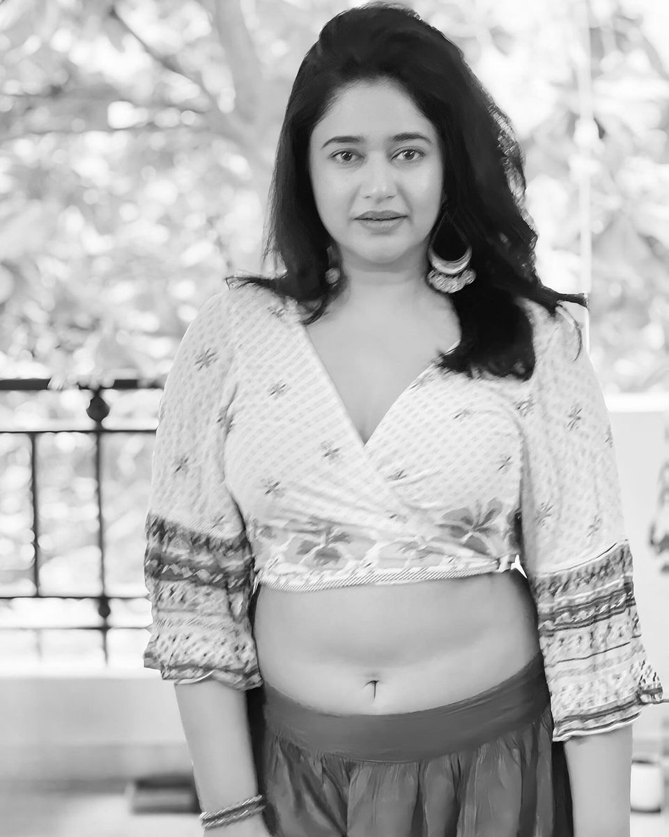PoonamBajwa555's tweet image. #PoonamBajwa 🖤